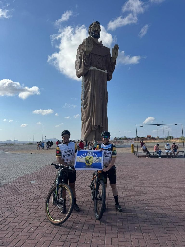 Ciclistas de Uiraúna percorrem 405 km até Canindé 2 1 768x1024 1