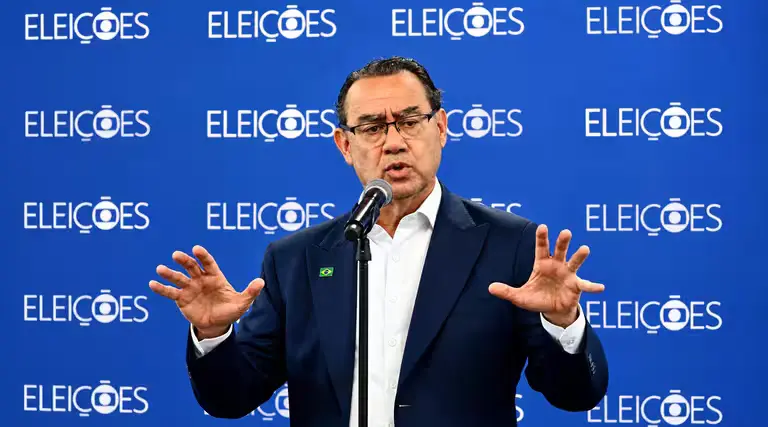 Augusto Cury anuncia saída da política