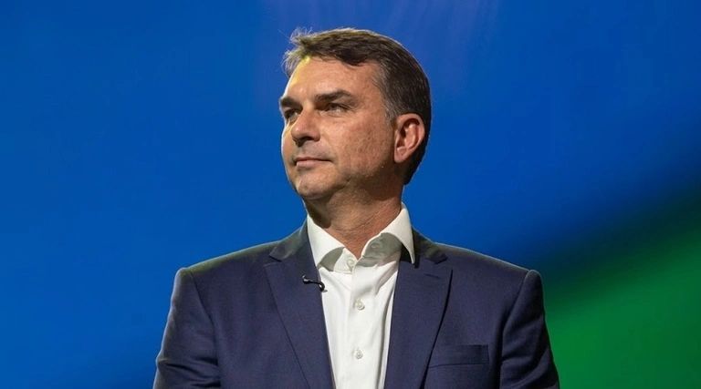 Flávio critica fim da escala 6×1