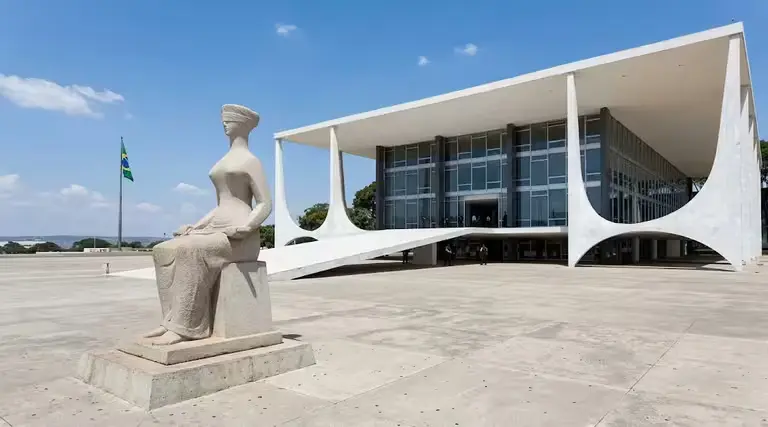 PL defende impeachment de Moraes e Dino
