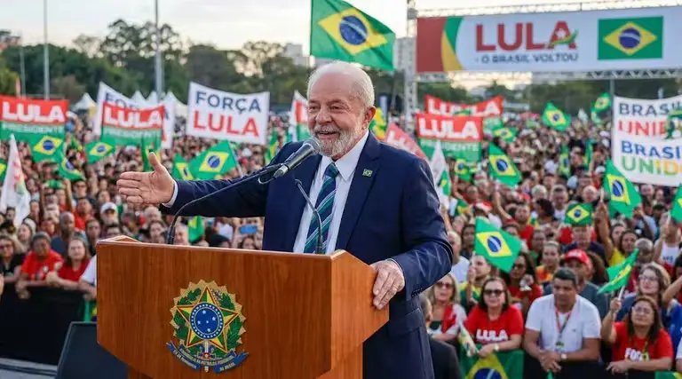 Pesquisa Datafolha: Lula tem 42% e Flávio com 38%