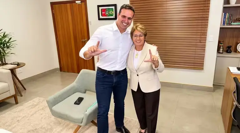 Uiraúna gigante! Leninha maior liderança política