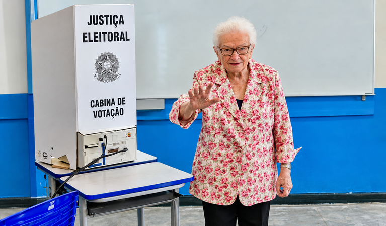 Uiraunense Luiza Erundina é eleita aos 91 anos e entra para a história