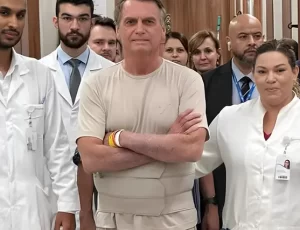 Bolsonaro recebe alta após cirurgia de intestino