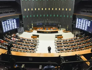 Câmara Federal aprova 18 novas vagas com apoio de deputados paraibanos