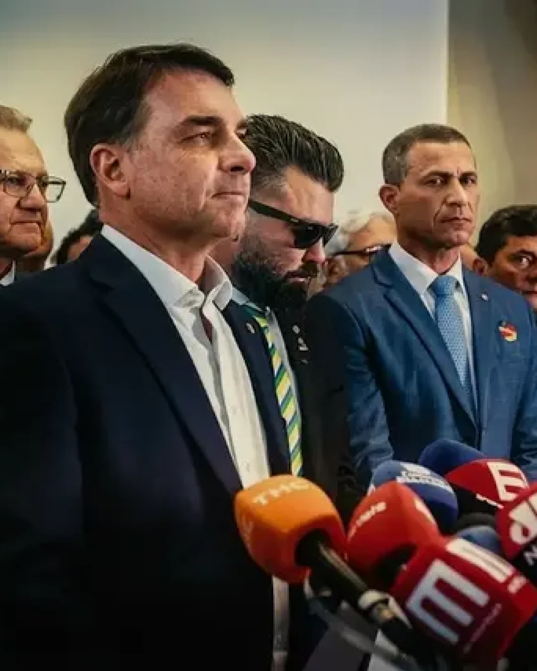 Crise no PL ameaça Flávio Bolsonaro