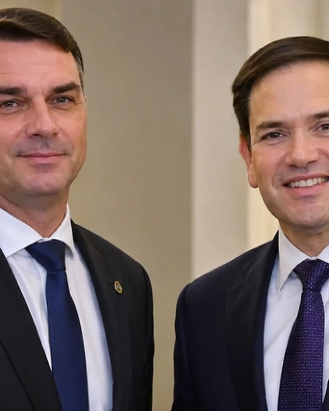 Flávio Bolsonaro: Equipe de transição' à disposição dos EUA caso seja eleito