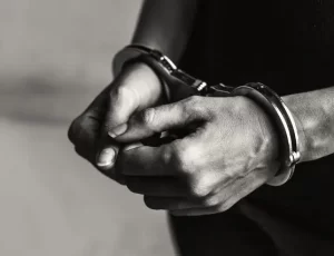 Justiça tardia: Britânico é inocentado após 38 anos preso
