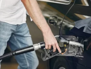 Petrobras reduz preço da gasolina em 5,6% para distribuidoras