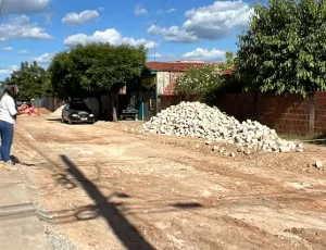 Prefeita Leninha inicia nova pavimentação em Uiraúna