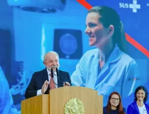 Programa "Agora Tem Especialistas" promete reduzir filas no SUS