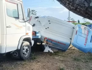 Tragédia no Ceará: 4 mortos em acidente entre ambulância e caminhão